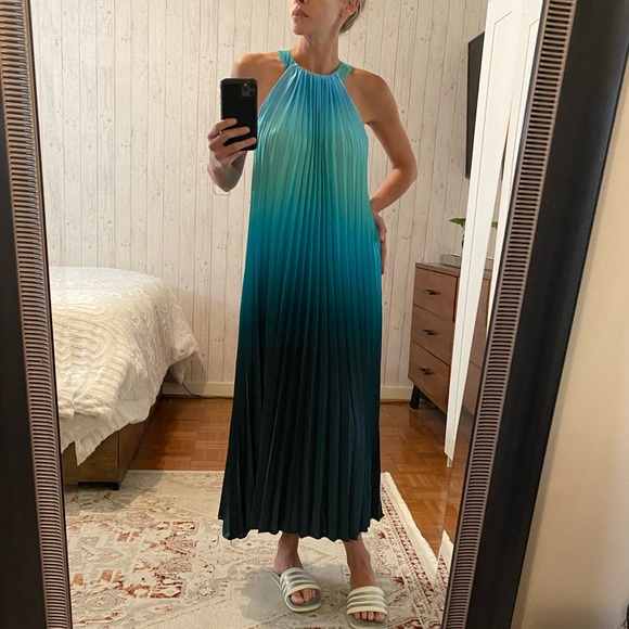 Multicolored pleated dress - Picture 10 of 10